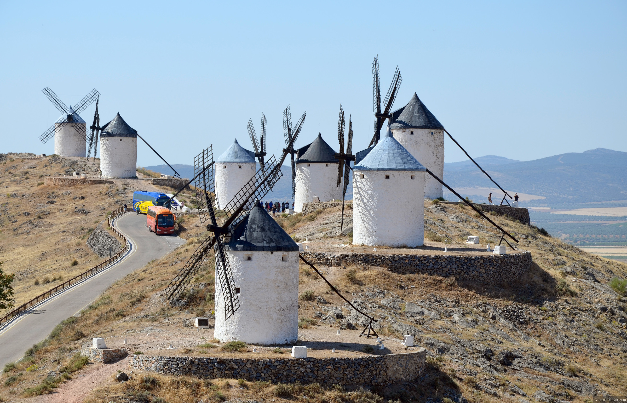 Комплекс ветряных мельниц возле Кампо-де-Криптана