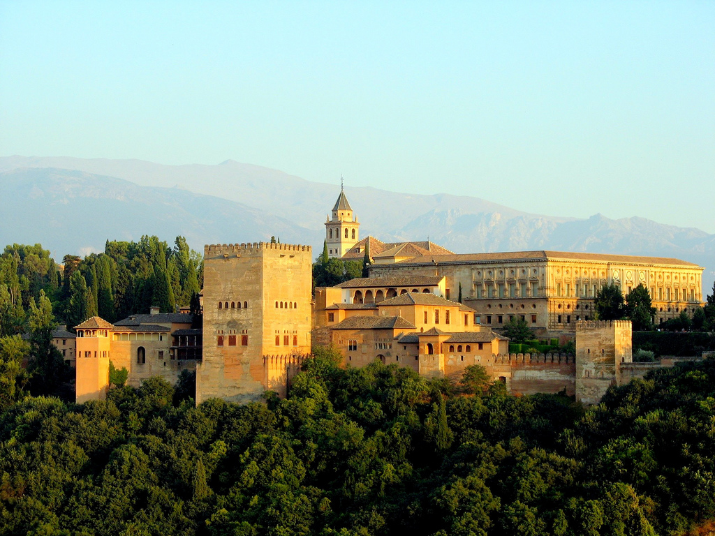 Дворец Альгамбра в Гранаде