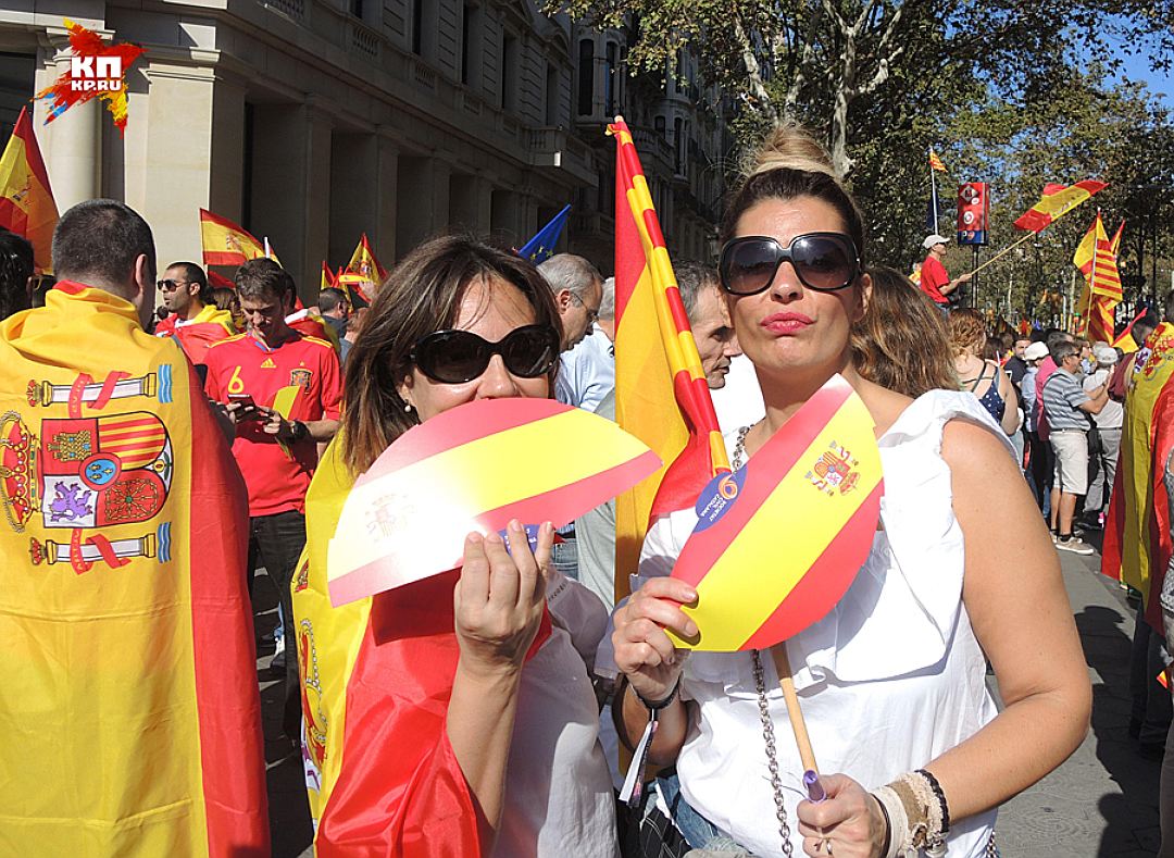 Особенности населения испании. Каталонцы народ в Испании. Испанцы жители Испании. Молодежь Испании. Испанцы и испанки.